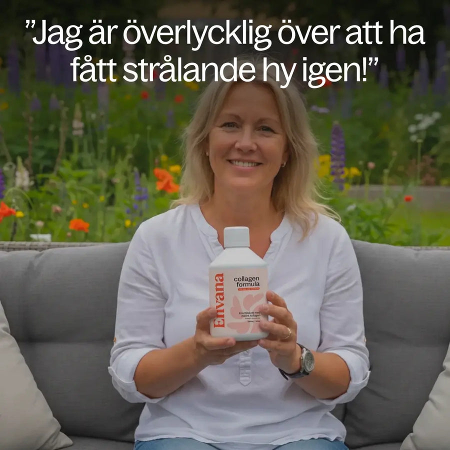 Kundcitat: kvinna i trädgård håller en flaska Envana Collagen Formula och berättar om strålande hy